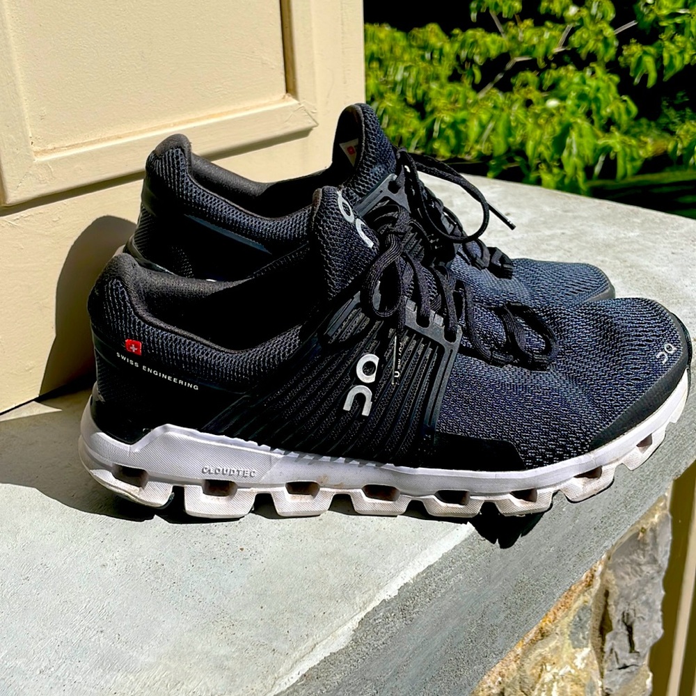 ON Helion Cloudtec Running Shoe